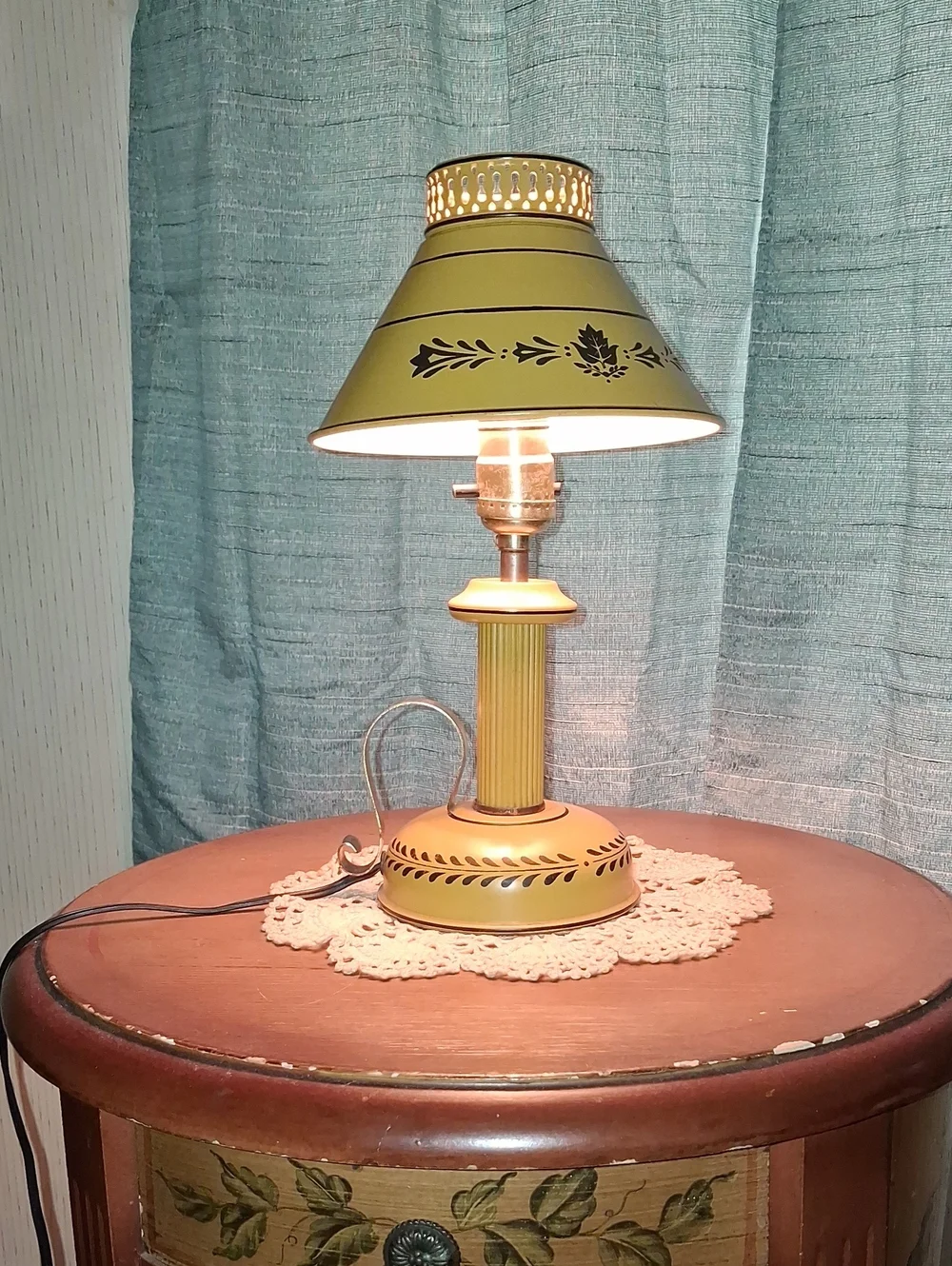 Vintage Toleware Yellow And Black Lamp